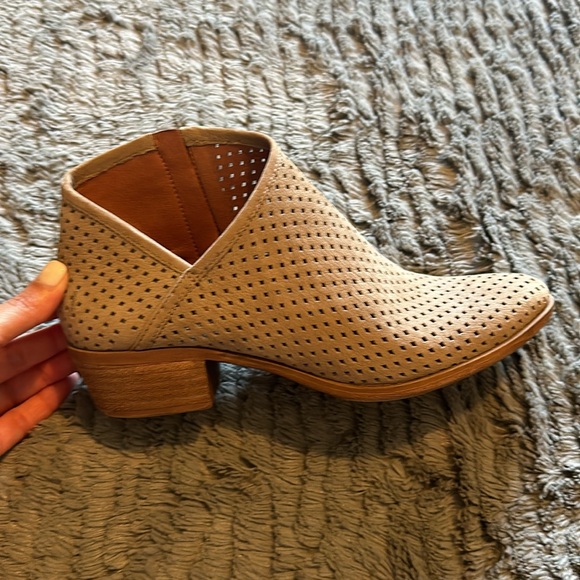 Lucky Booties - Picture 5 of 8